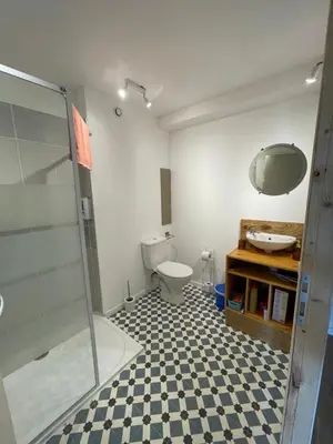 Salle de bains dans l'établissement Résidence Les Cépages