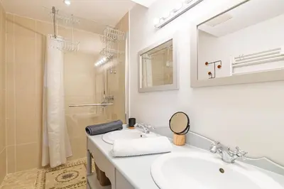 Salle de bains dans l'établissement Le Lilas - Hypercentre Confort Calme 4 voyageurs