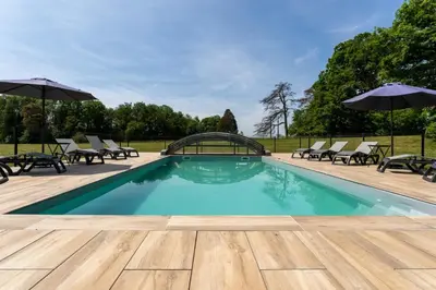 Piscine de l'établissement Gite Arbois 2 pièces Piscine Chauffée ou située à proximité