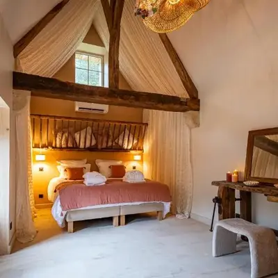 Suite romantique avec spa privé au bord de la rivière Escapade en amoureux en Bourgogne