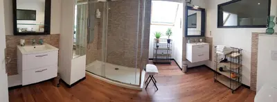 Salle de bains dans l'établissement LE CLOS DES PRAIRIES Suite 2 grandes chambres