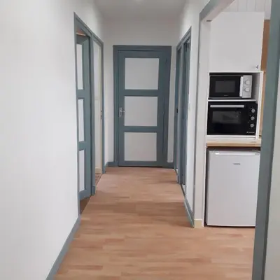 Cuisine ou kitchenette dans l'établissement Appartement paisible - cœur de ville