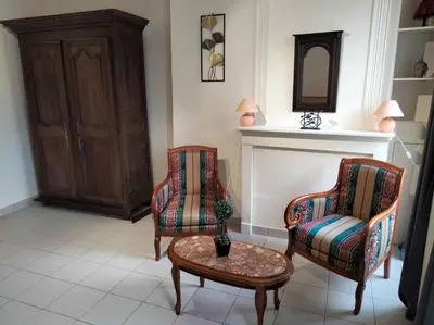 Coin salon dans l'établissement Gîte de la tour