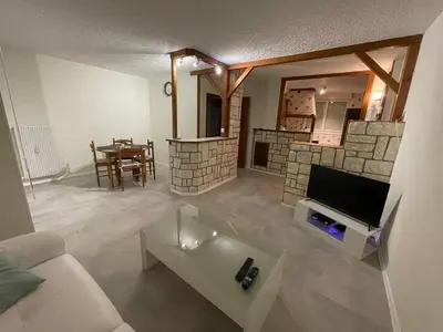 Plan de l'établissement Appartement Motte Giron