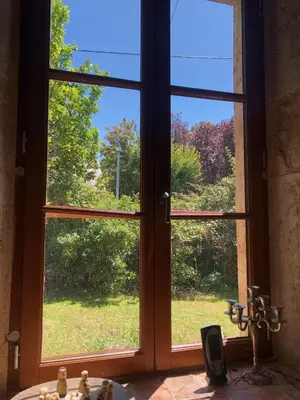 Jardin de l'établissement Grande maison familiale, rustique et charmante en Bourgogne, dans le Morvan