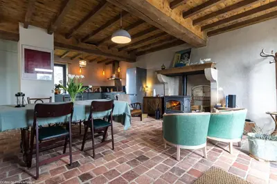 Coin salon dans l'établissement Les Chaumes en Morvan