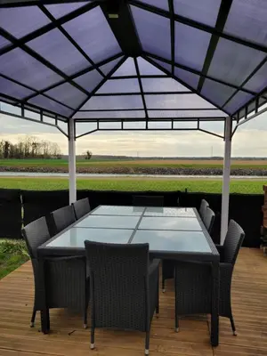 Balcon ou terrasse dans l'établissement Maison au bord du canal