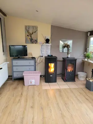 Télévision ou salle de divertissement dans l'établissement Maison au bord du canal