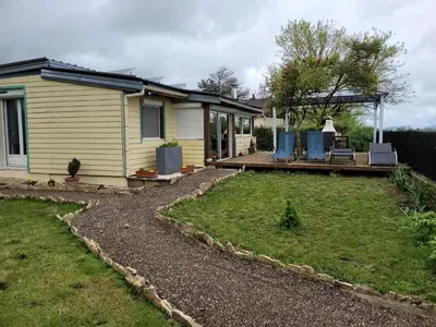Jardin de l'établissement Maison au bord du canal
