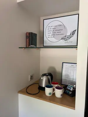 Plateau bouilloire dans l'établissement Inspirations - Chambres d'hôtes