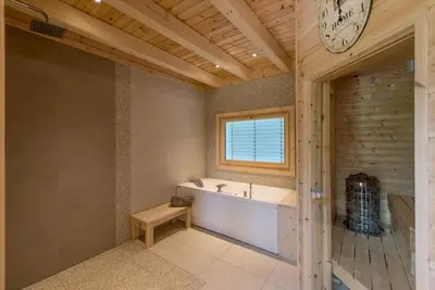 Salle de bains dans l'établissement chalet bien-être 100m² -Gîte les 4 saisons - Lac de Chalain