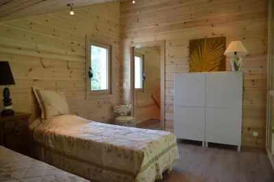 Un ou plusieurs lits dans un hébergement de l'établissement chalet bien-être 100m² -Gîte les 4 saisons - Lac de Chalain