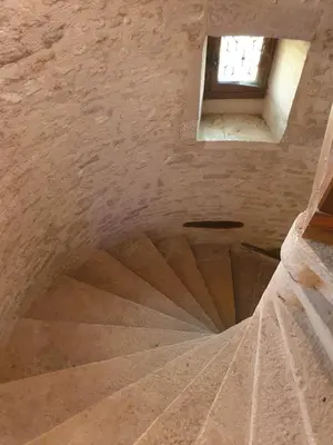 Plan de l'établissement 2 CHAMBRES DANS MAISON EN PIERRE ATYPIQUe