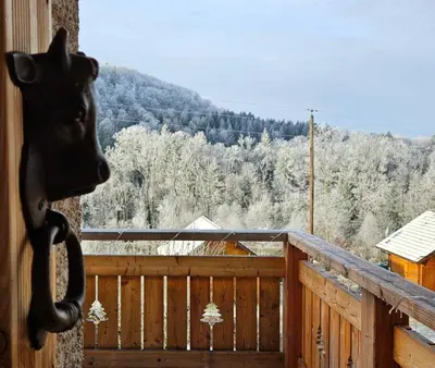 Vue générale sur la montagne ou vue sur la montagne depuis la maison de vacances