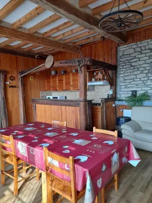 Cuisine ou kitchenette dans l'établissement Gite Ancien Lavoir
