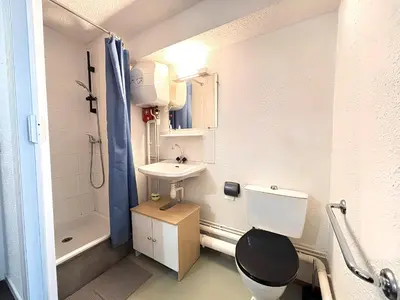 Salle de bains dans l'établissement Studio N°1 Calme et fonctionnel