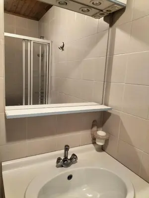 Salle de bains dans l'établissement Jura , région des lacs