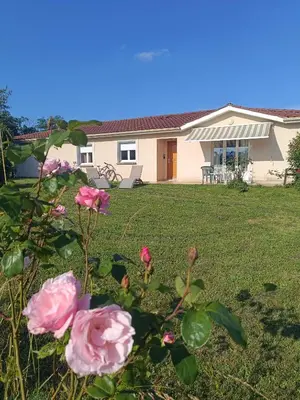 Jardin de l'établissement Belle maison sur la Voie Verte, Mâcon-Cluny, 6 personnes