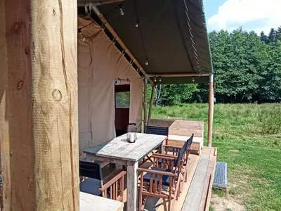 Jardin de l'établissement Le Lodge de la Chouette