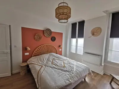 Un ou plusieurs lits dans un hébergement de l'établissement Les clos de Givry - Clos Léonie - Appartement 68m2 spacieux, lumineux et avec sauna