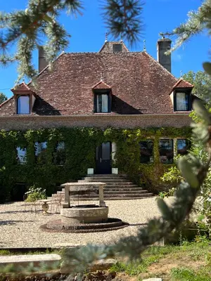 Jardin de l'établissement chambre d'hôtes Madame