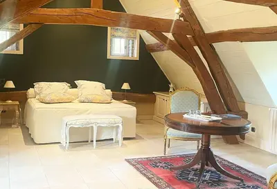 Coin salon dans l'établissement La Rochelière