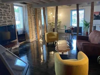 Coin salon dans l'établissement Le Relais