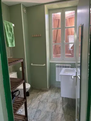 Salle de bains dans l'établissement La Maison du Canal