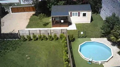 Piscine de l'établissement gite récent, piscine privative ou située à proximité