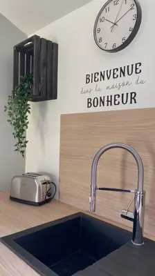 Cuisine ou kitchenette dans l'établissement Petite maison dans la prairie