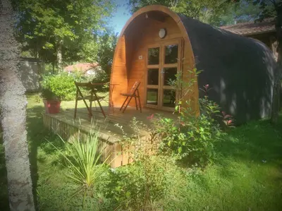 Jardin de l'établissement Camping Domaine de Mepillat