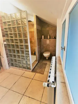 Salle de bains dans l'établissement Le Cocoon avec parking gratuit