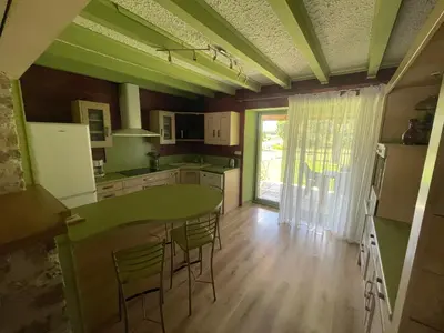 Cuisine ou kitchenette dans l'établissement Espace Famille Montmillon