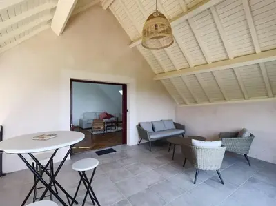 Coin salon dans l'établissement Au cœur des vignes
