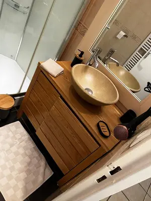Salle de bains dans l'établissement Chez les Freds