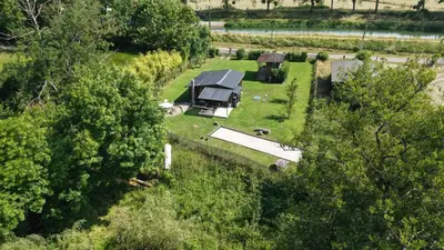 Jardin de l'établissement chalet sans voisin, rivière, nature, terrain clos