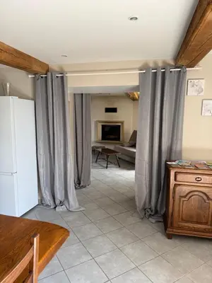 Coin salon dans l'établissement Gîte de la Fontaine