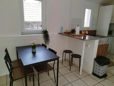 Cuisine ou kitchenette dans l'établissement Maison à Pouilly en Auxois