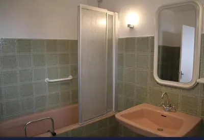 Salle de bains dans l'établissement L'Oenologîte