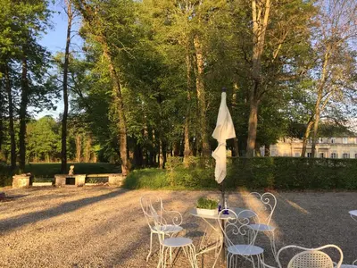 Jardin de l'établissement Le Château de BRESSEY & son Orangerie