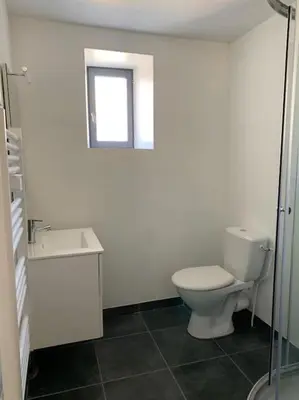 Salle de bains dans l'établissement La chambre de Zé