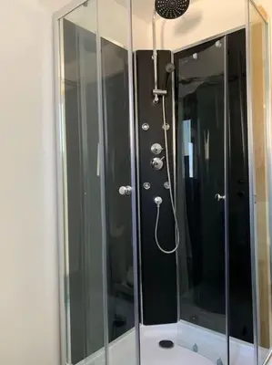 Salle de bains dans l'établissement La chambre de Zé