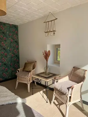 Coin salon dans l'établissement La côte des Blancs - Domaine viticole & maison d'hôtes