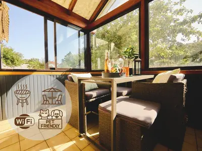 Coin salon dans l'établissement Chevilyna - cosy - calme-climatisation-jardin-animaux autorisés