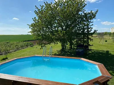 Piscine de l'établissement Complexe familial ou située à proximité