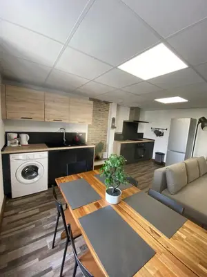 Cuisine ou kitchenette dans l'établissement Les Pichies, T2 Maxou, centre ville.