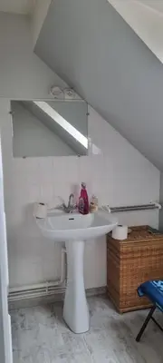 Salle de bains dans l'établissement Location chambre dans villa