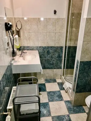 Salle de bains dans l'établissement AUBERGE Camille et Simon