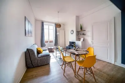 Coin salon dans l'établissement Cabana & Le Sirène - Proche Centre-Ville