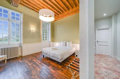 Un ou plusieurs lits dans un hébergement de l'établissement Écrin exclusif au sein d'un château en Bourgogne